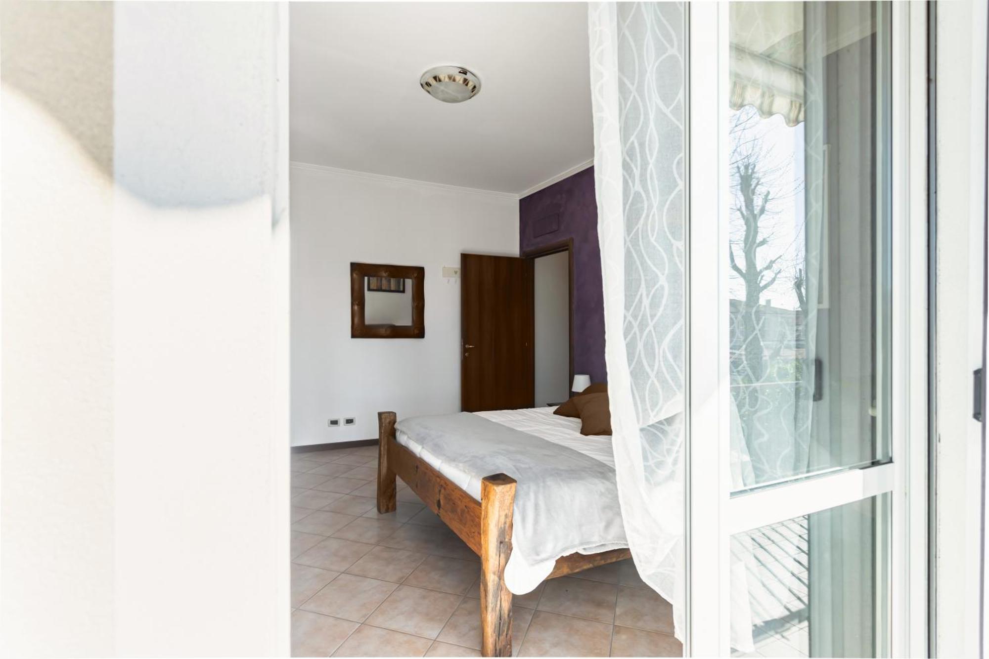 Lilly House - Travaco Siccomario - By Host4U Apartment San Martino Siccomario Exterior foto