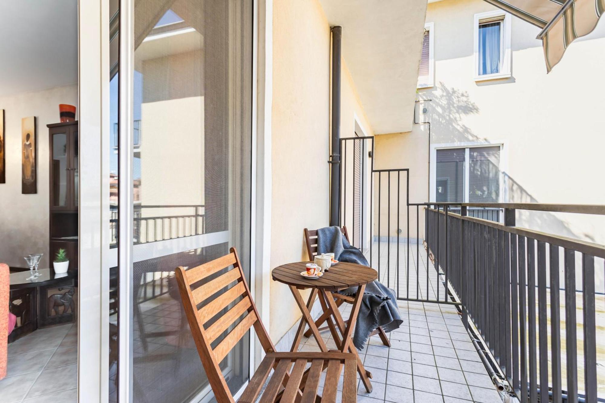 Lilly House - Travaco Siccomario - By Host4U Apartment San Martino Siccomario Exterior foto